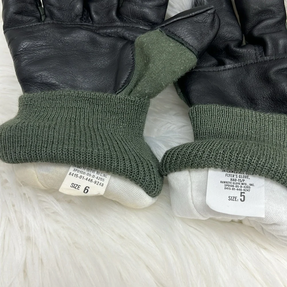 💝 10/$10 💝 Intermediate Cold Flyer's Gloves (BOTH gloves are RIGHT HAND gloves)